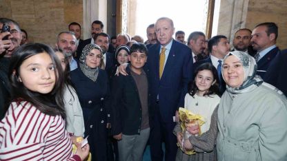 Cumhurbaşkanı Erdoğan: "Türkiye Cumhuriyeti Devleti sıradan bir devlet değildir. Hiçbir güç Türkiye ve Türkiye Cumhurbaşkanı’na parmak sallayamaz"