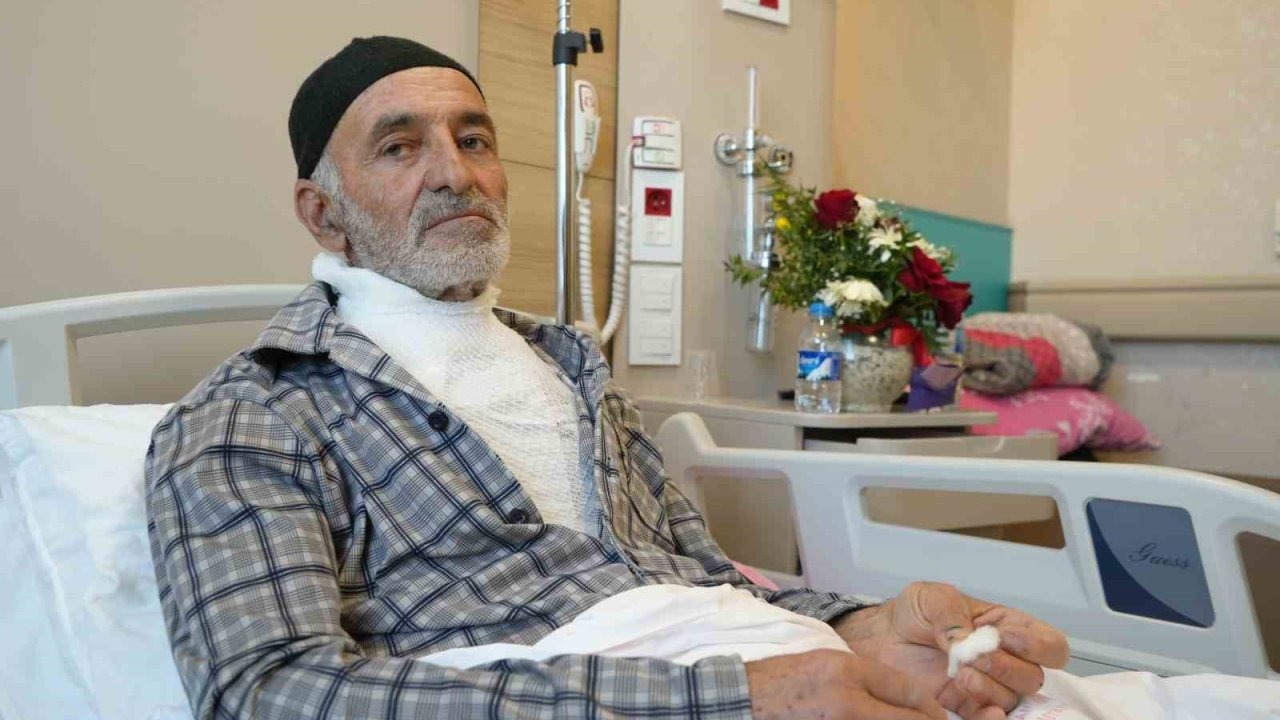 Yaşlı adamın ’tamir’ inadı kötü bitti: Borudan fışkıran suyla hastanelik oldu