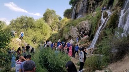 Girlevik Şelalesi bayramda ziyaretçi akınına uğradı