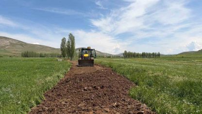 Gökçedere’de bozulan dağ ve arazi yollarında çalışma başlatıldı
