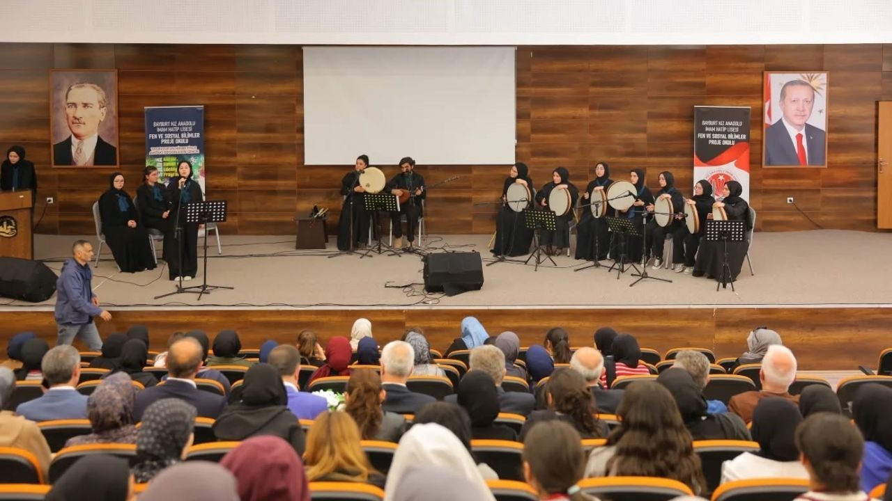 Öğrencilerden tasavvuf musikisi konseri