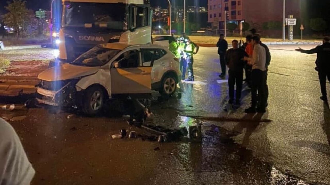 Tır arabaya çarptı: 1 yaralı