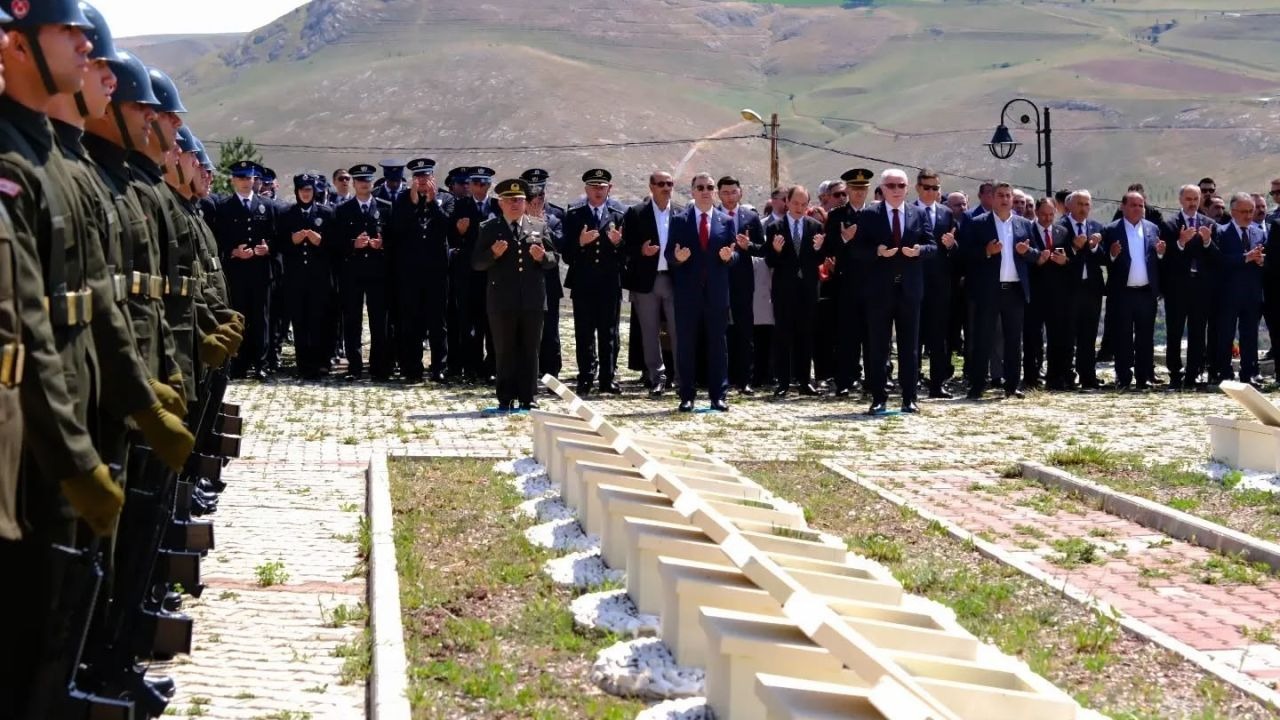 15 Temmuz şehitleri dualarla anıldı
