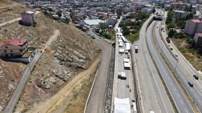 Kapalı halk pazarı otoparkı hizmete açıldı