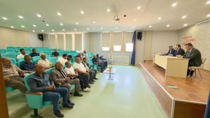 Demirözü’nde muhtarlarla değerlendirme toplantısı yapıldı