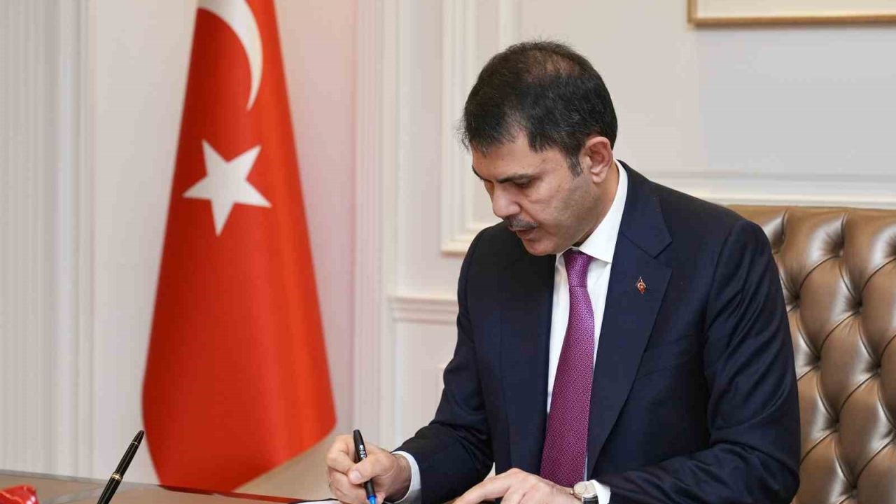 Bakan Kurum: "12 bin 800 yavru flamingo Tuz Gölü’nde yaşam buldu"