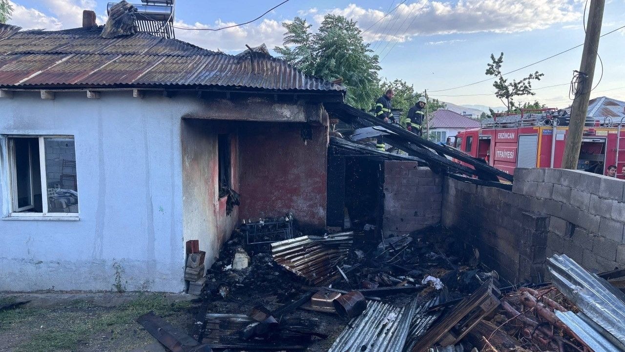 Erzincan’da ev yangını