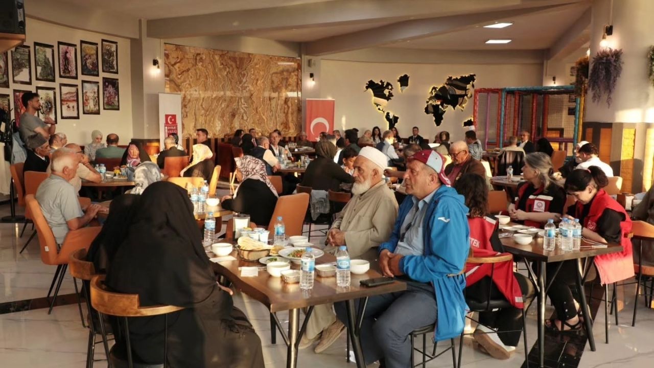 Şehit aileleri ve gaziler onuruna yemek programı düzenlendi