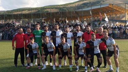 Kırmızı kartlar havada uçuştu, Ağörenspor hükmen şampiyon!