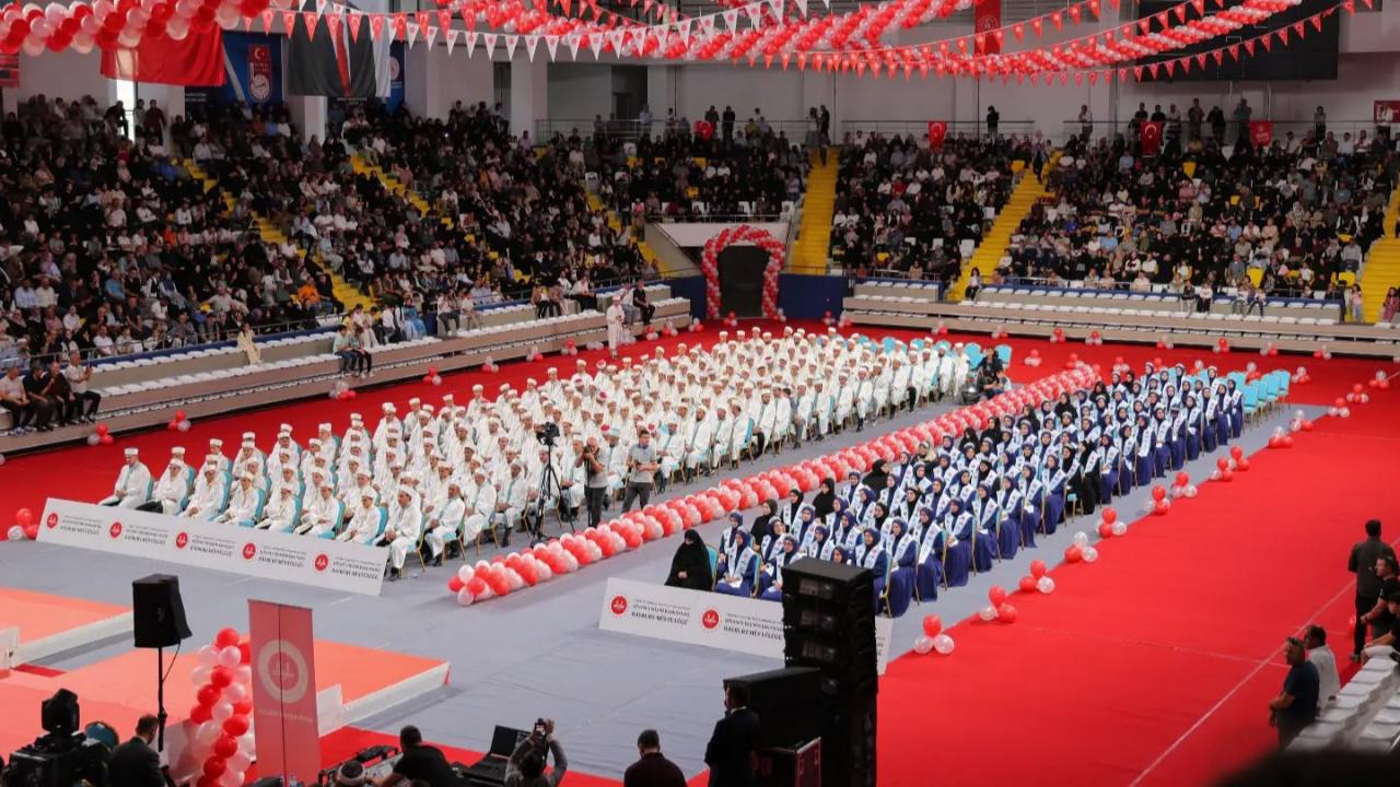 246 hafız icazet aldı