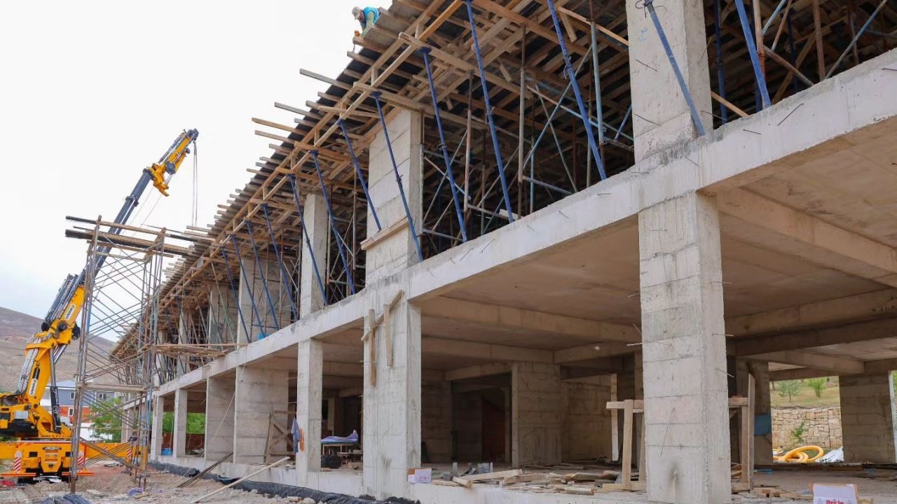 3 okulda çalışmalar devam ediyor