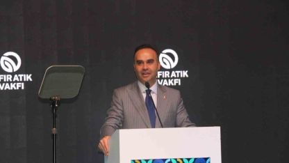 Bakan Kacır: "Sanayi devriminden bu yana yaklaşık 1,5 derece ısınan yerküre, bugün alarm veriyor"