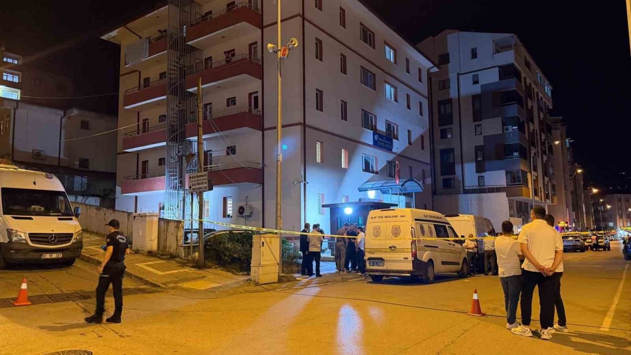 Arsin’de otoparktaki araçların üzerine insansız hava aracı düştü