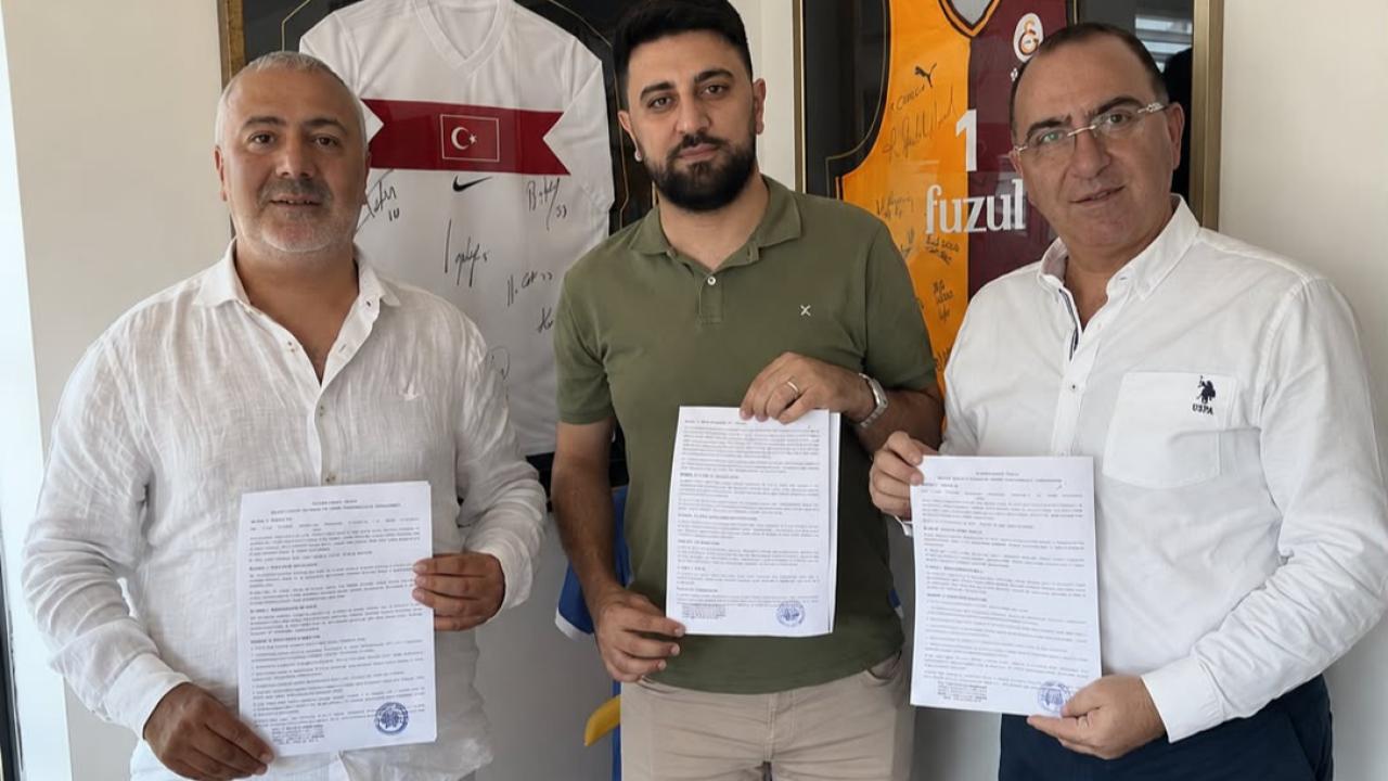 Bayburtspor ile Fuzul arasında resmi imzalar atıldı