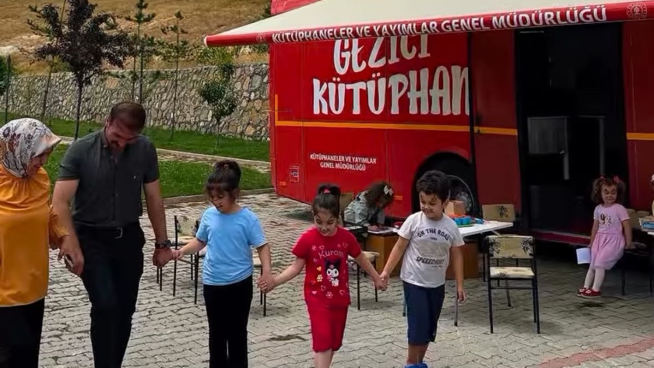 Gezici Kütüphane Gökçedere’de çocuklarla buluştu