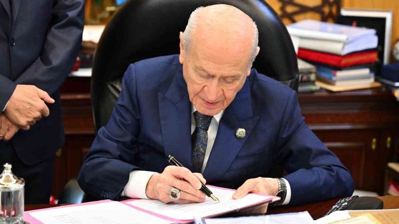MHP Genel Başkanı Bahçeli: "(Çerçeve yasa) Bu imzayla bin yıllık kardeşliğimiz bir kez daha tescillenmiştir"