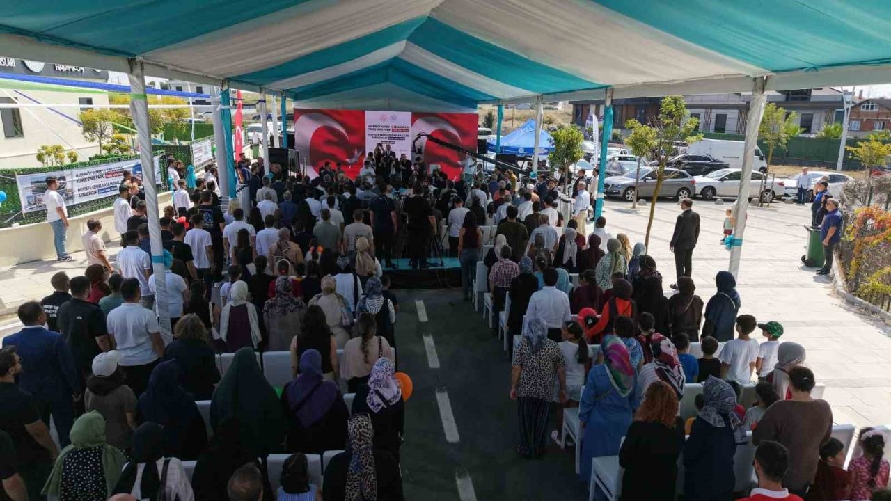 Milli Eğitim Bakanı Yusuf Tekin: "Kim olursa olsun bir eğitim kurumu yapmak istiyorsa anayasal olarak bizimle beraber çalışmak zorundadır"