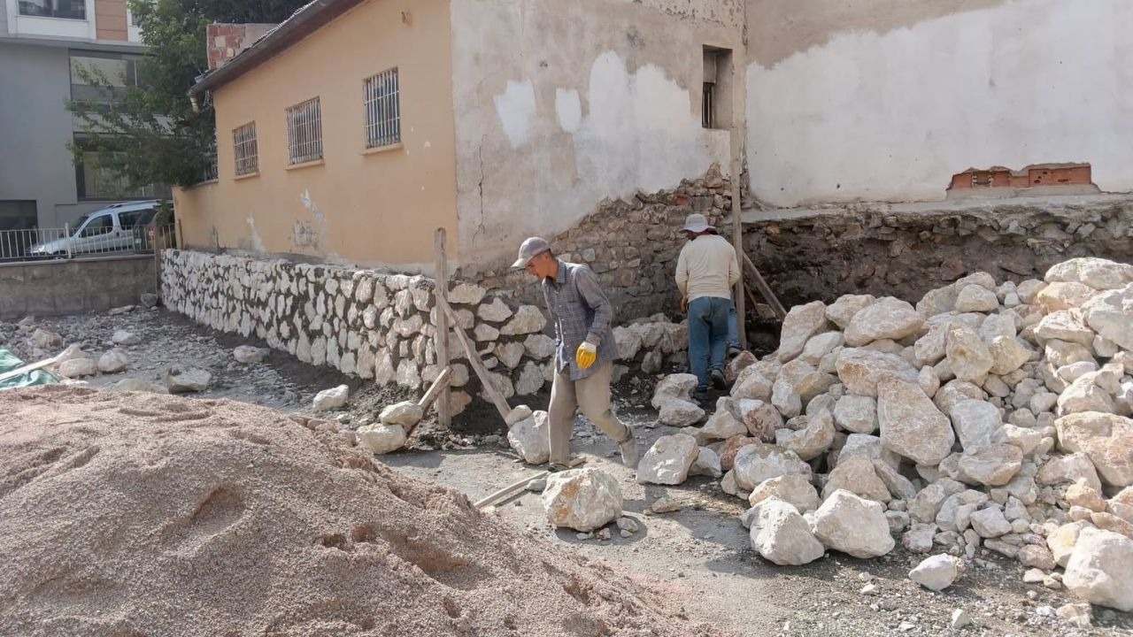 Okullarda yeni eğitim yılı hazırlıkları sürüyor
