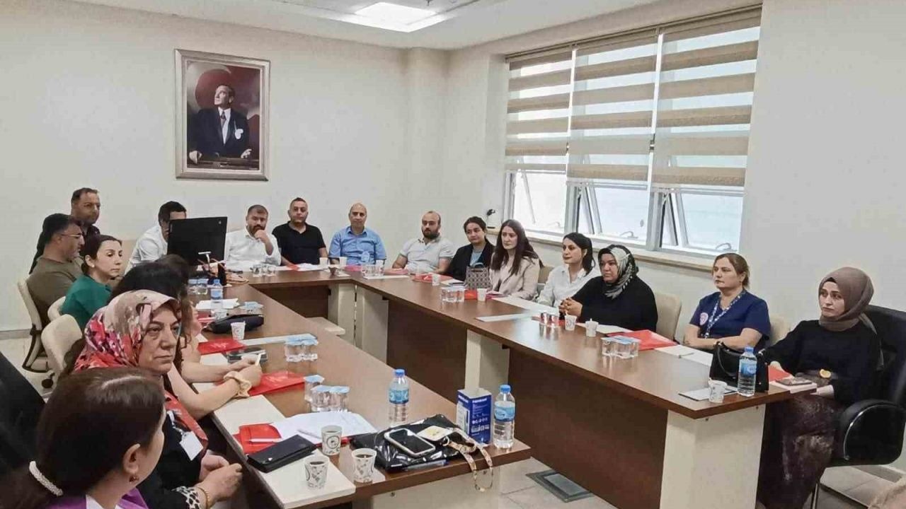 Sezaryen oranlarının azaltılması için değerlendirme toplantısı yapıldı