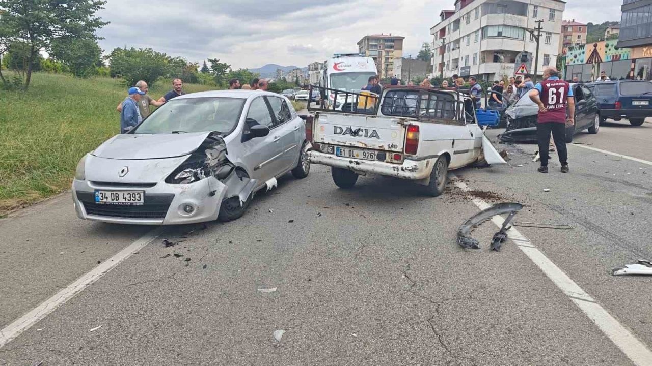 Trabzon’da zincirleme trafik kazası: 8 yaralı