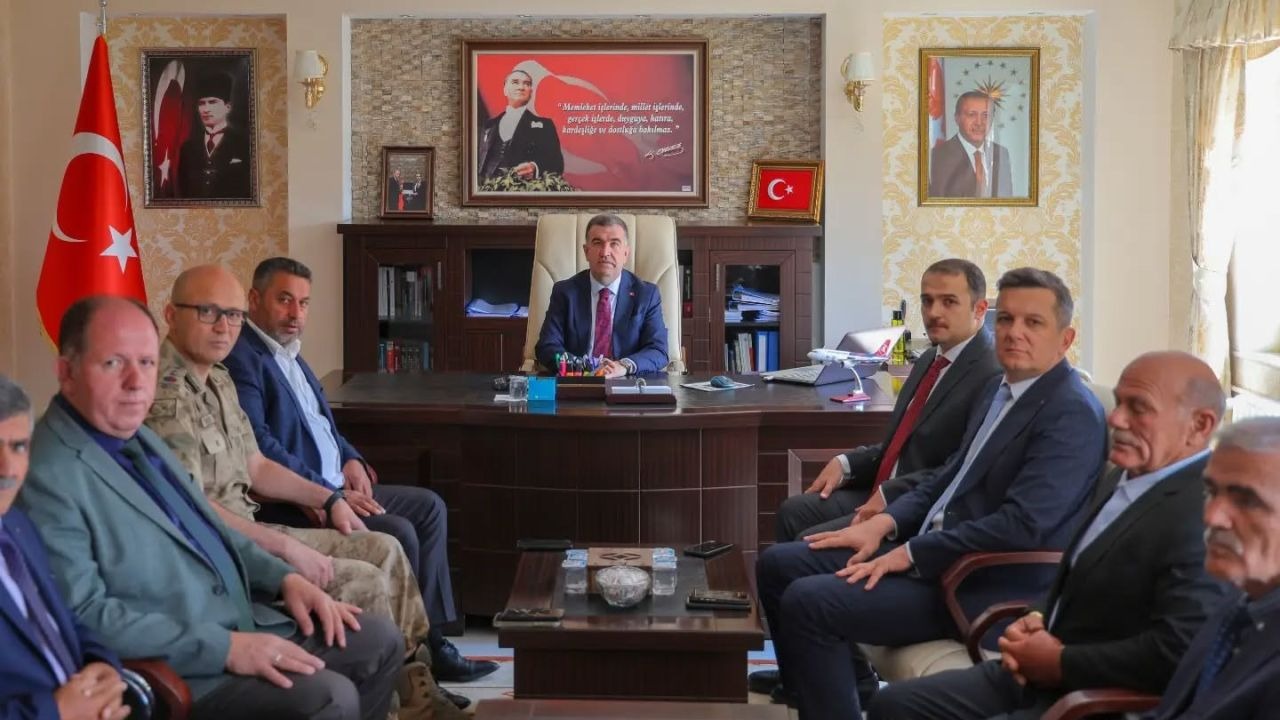 Vali Eldivan'dan Kaymakam Ahat’a hayırlı olsun ziyareti