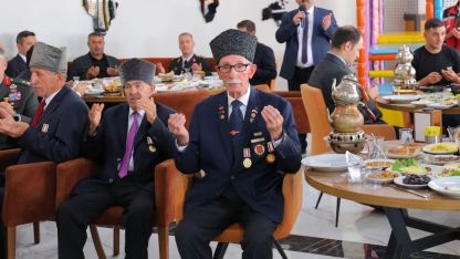 Gaziler ve şehit aileleri kahvaltıda bir araya geldi