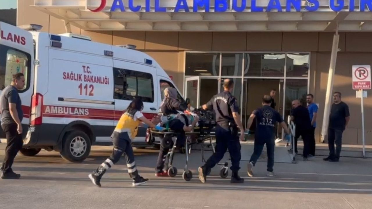 ATV uçuruma yuvarlanarak baraj gölüne düştü: 2 yaralı
