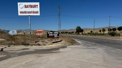 Bayburt-Trabzon yolunda koku isyanı: OSB çıkışındaki lağım kokusu sürücüleri çileden çıkardı!