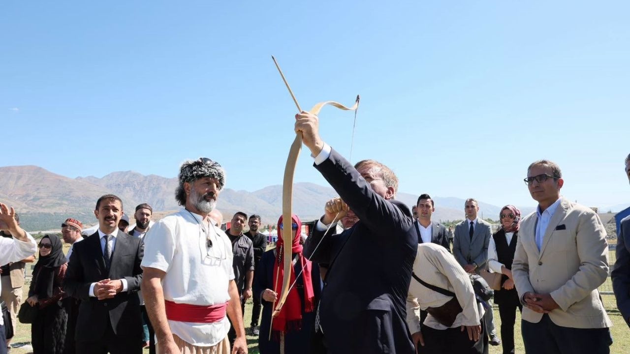 Erzincan’da geleneksel okçuluk heyecanı