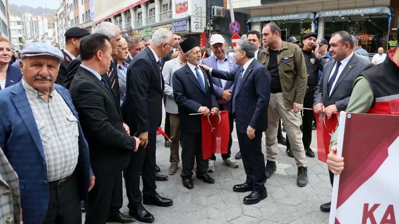 Gümüşhane’de Gaziler Günü’nde "Kahramanlarla Kardeşlik Yolunda" yürüyüşü