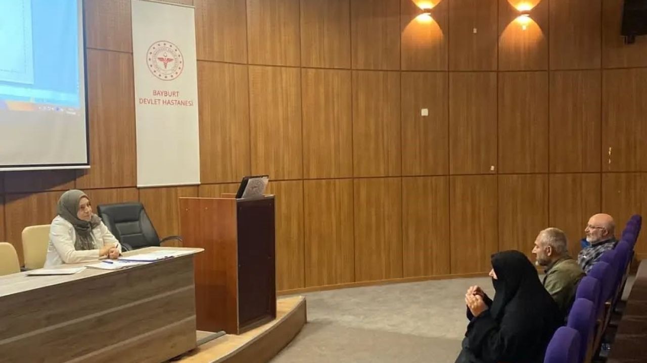 Hastalar ve yakınları diyabet okulunda eğitim aldı