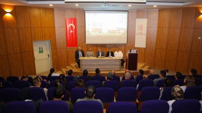 Hekimlerle istişare toplantısında sağlık hizmetleri masaya yatırıldı