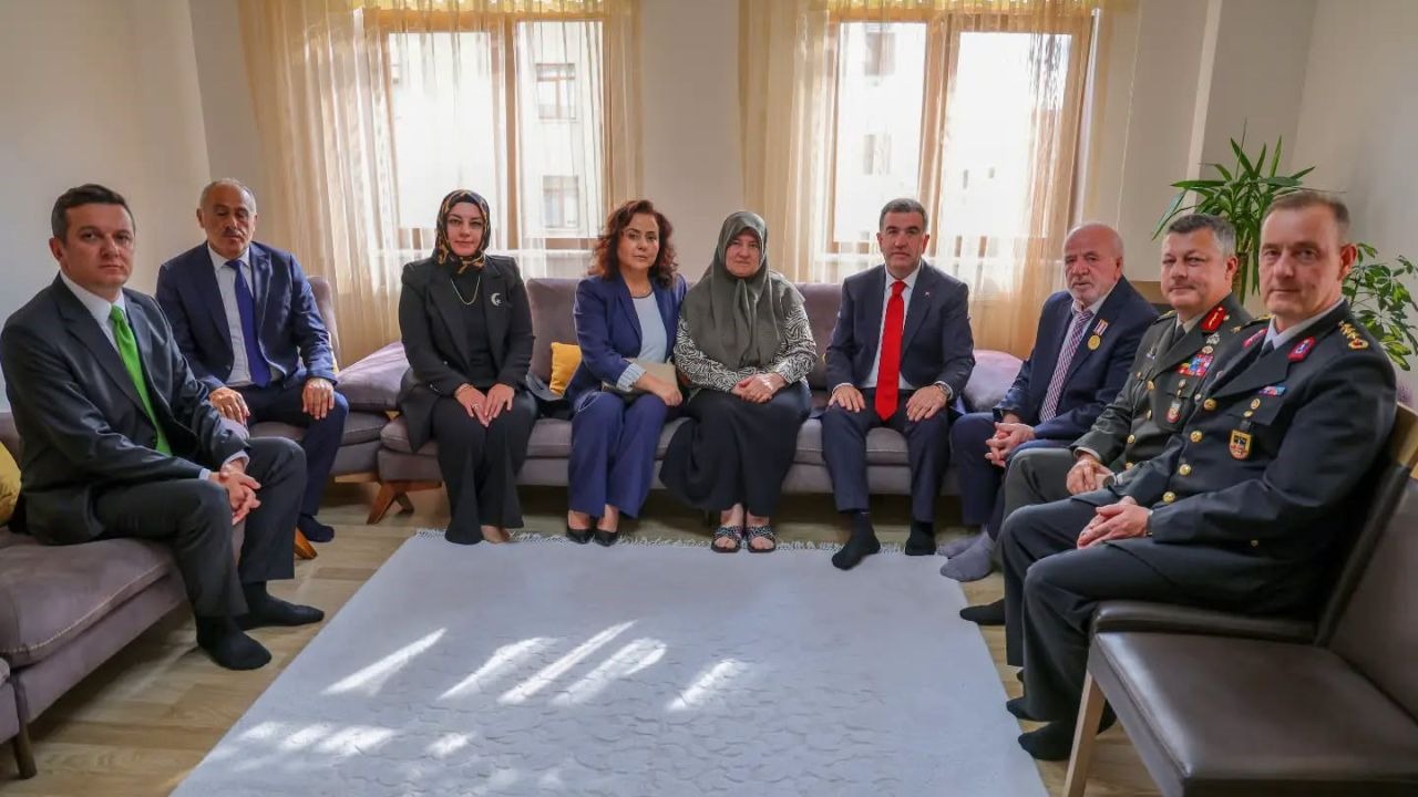 Kıbrıs gazileri evlerinde ziyaret edildi