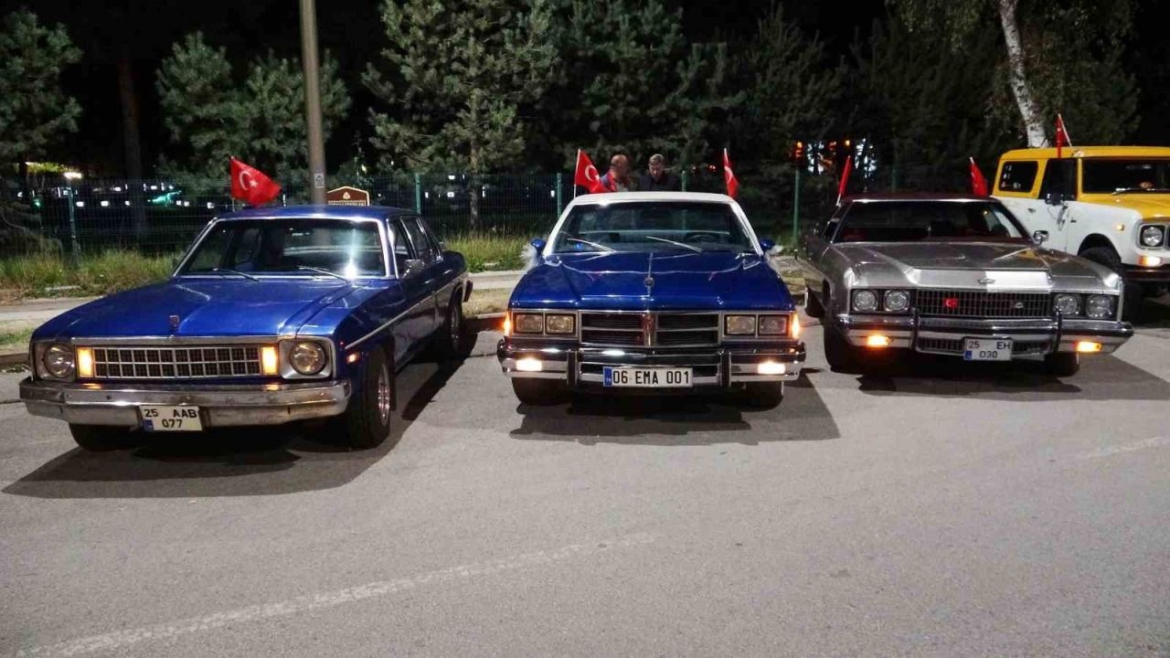 Klasik araçlar Erzurum sokaklarında nostalji rüzgarı estirdi