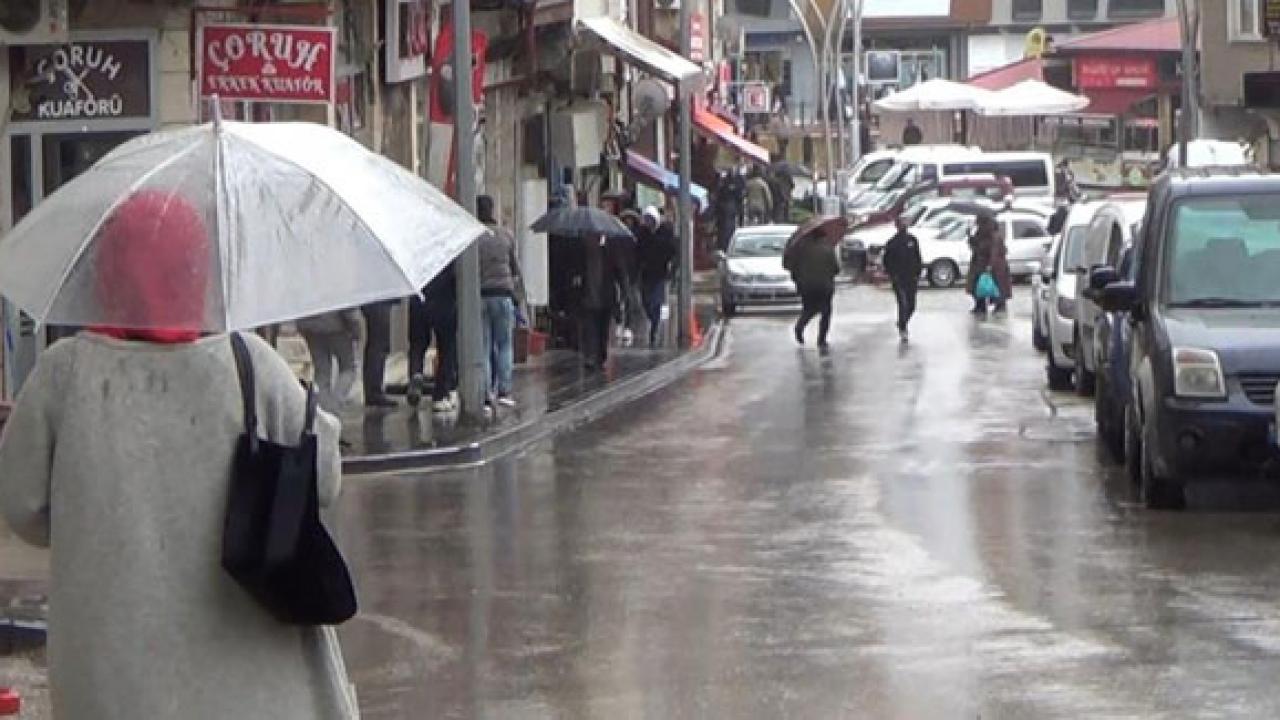 Meteorolojiden Bayburt için yağış uyarısı: Öğle saatlerinden sonra dikkat!