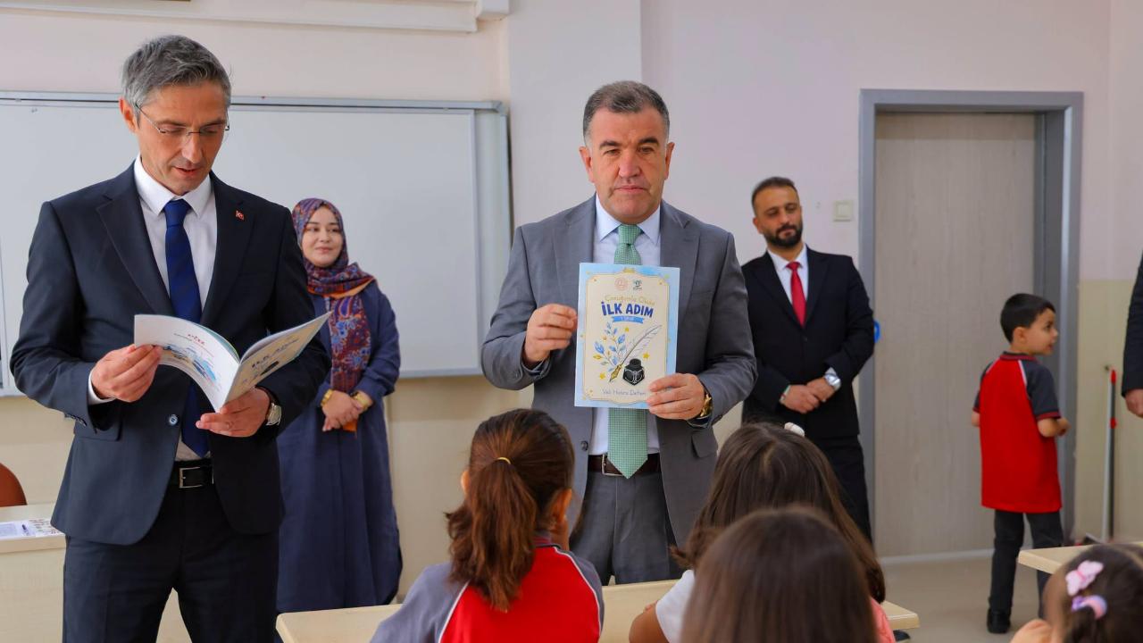 Minik öğrencilerin ilk heyecanına ortak oldular