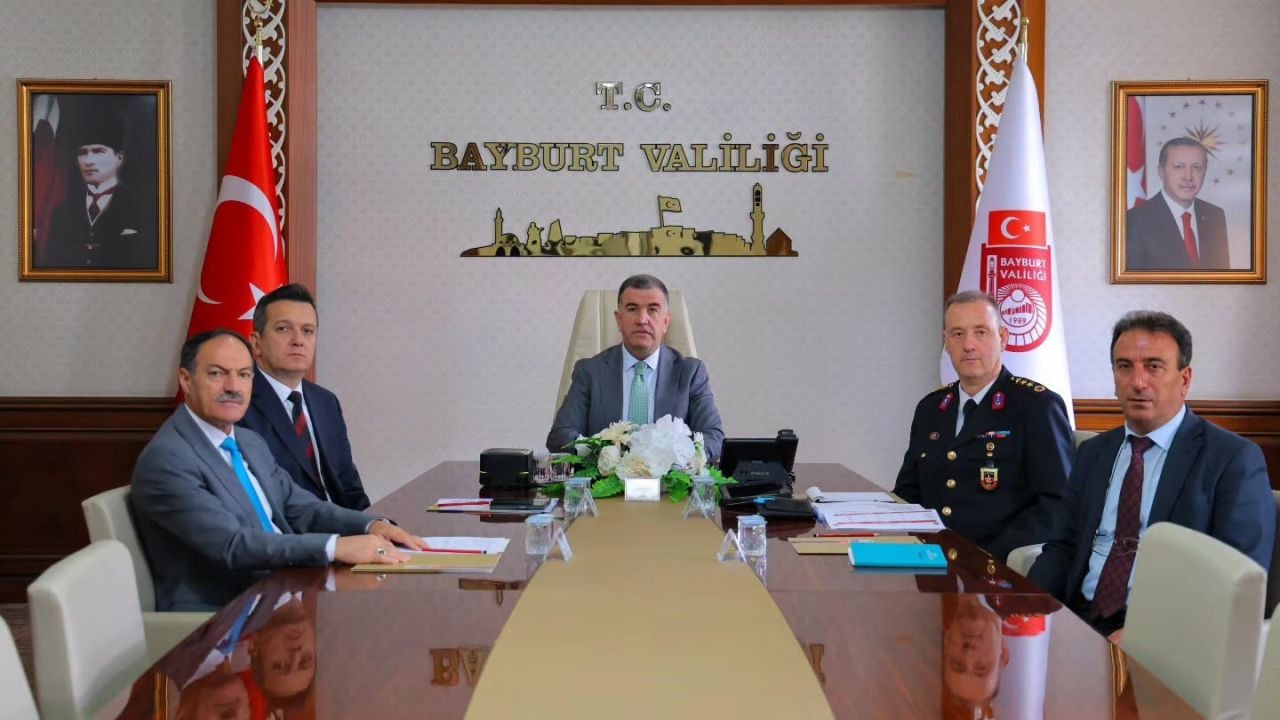 Vali Eldivan VKS üzerinden ‘Yurt Güvenliği’ toplantısına katıldı