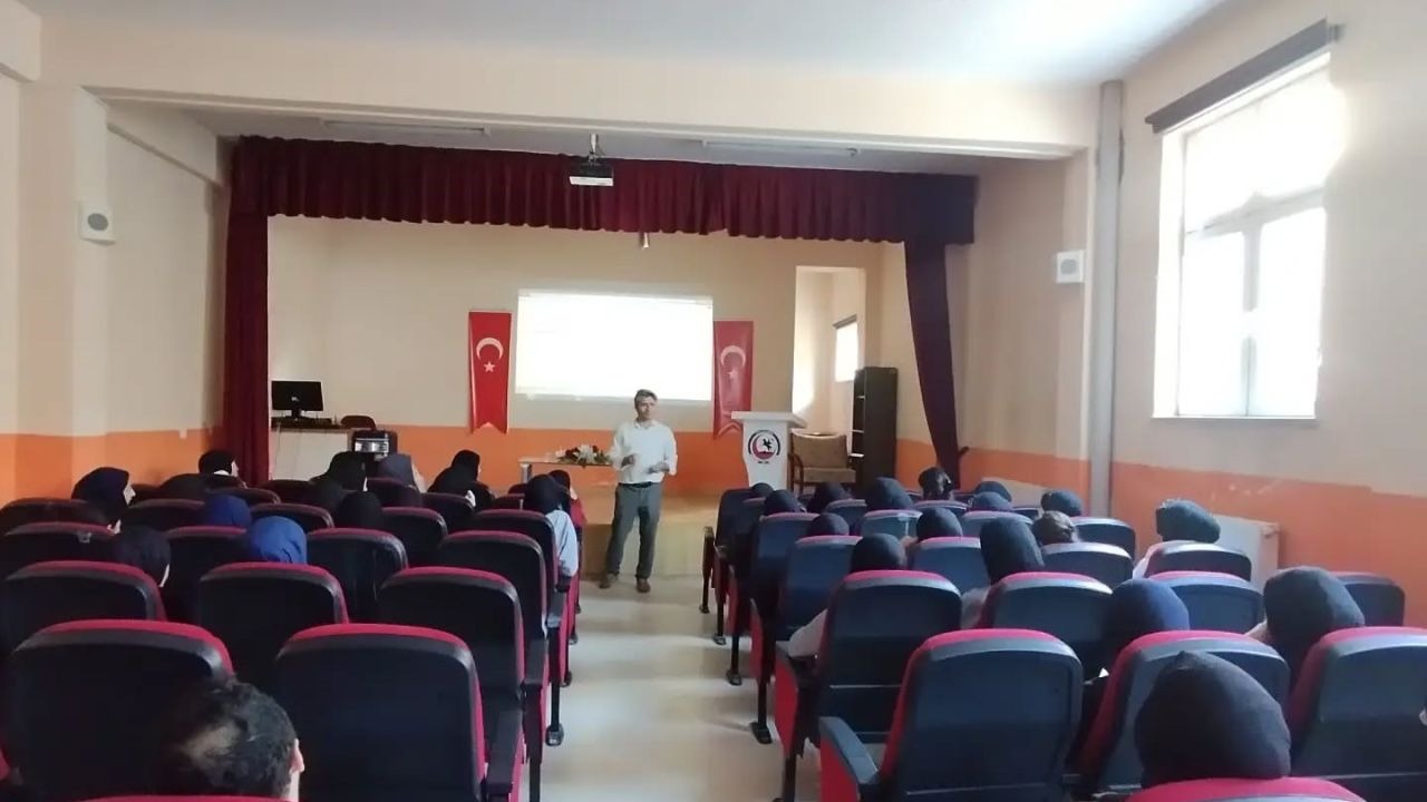 12. sınıf öğrencilerine YKS ve tercih süreci anlatıldı