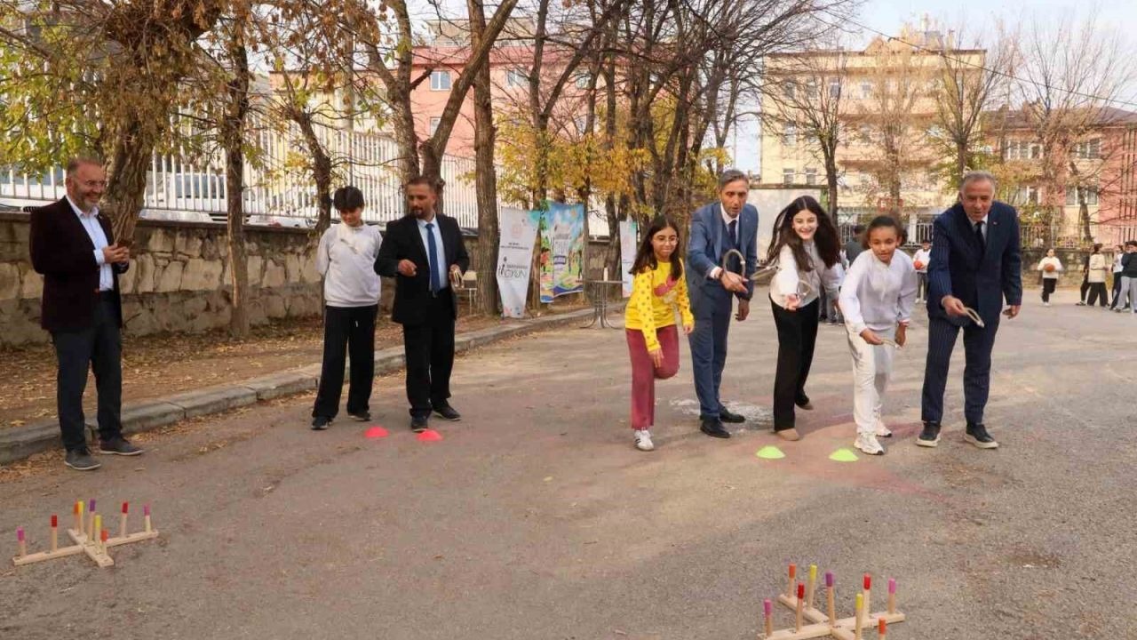 4 okulda ‘Maarifin Kalbinde Oyun’ etkinliği düzenlendi