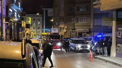 Erzurum’da hareketli gece: Çatıya çıkan firari şahıs ikna edilerek gözaltına alındı