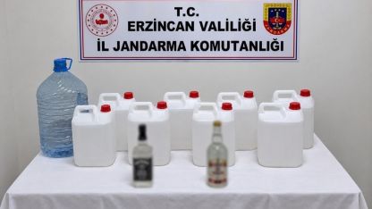 Erzincan’da kaçak içki operasyonunda 40 litre etil alkol ele geçirildi