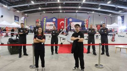 Öğrencinin Bayraktar TB2 SİHA heyecanı ve sevinci kameralara yansıdı