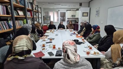 Kadınlara yönelik dini programlar sürüyor