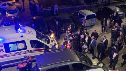 Düğünde bıçaklı kavga: 1’i ağır 3 yaralı!