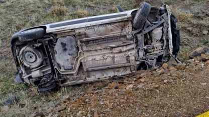 Takla atan otomobil korkuttu: 2 kişi yaralandı