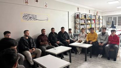 Bayburtlu gençler Aliya İzzetbegoviç’i andı
