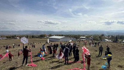 Uçurtmalar Aydıntepe semalarını süsledi: Miniklerin uçurtma heyecanı!