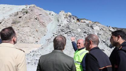 Erzincan’da heyelan nedeniyle demir yolu ve kara yolunda yürütülen çalışmalar incelendi