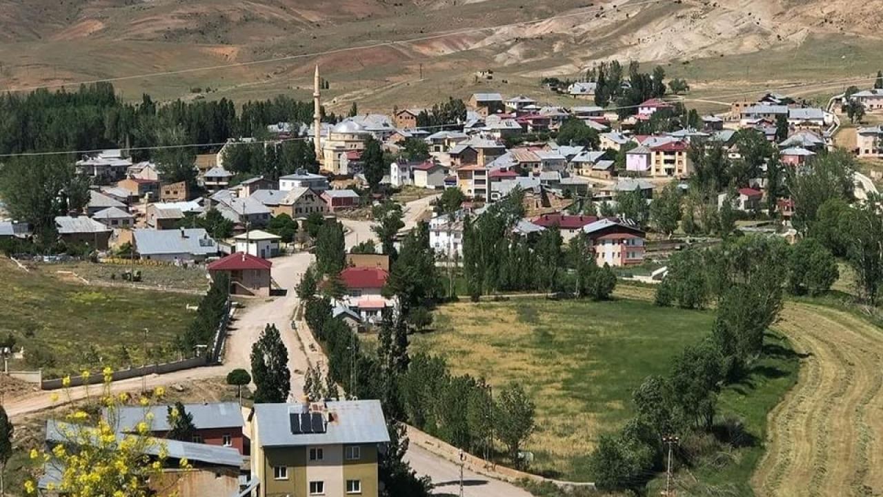 Akşar’da statü heyecanı: Kapatılan belediye yeniden açılıyor mu?