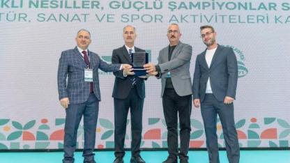Bayburt Belediyesi 117 proje arasından sıyrılıp ödülü aldı